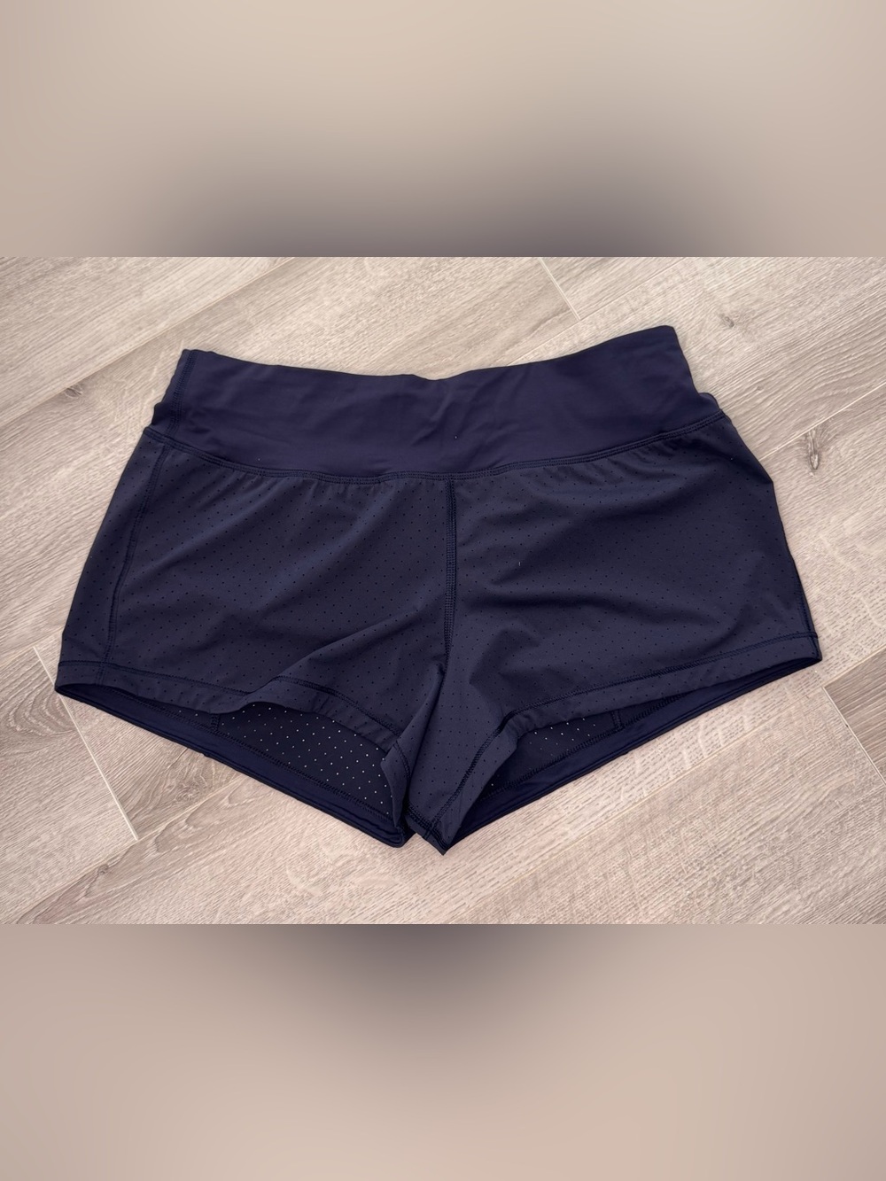 Lululemon Final Lap Short 2.5" Perforated Midnight Navy Size 8